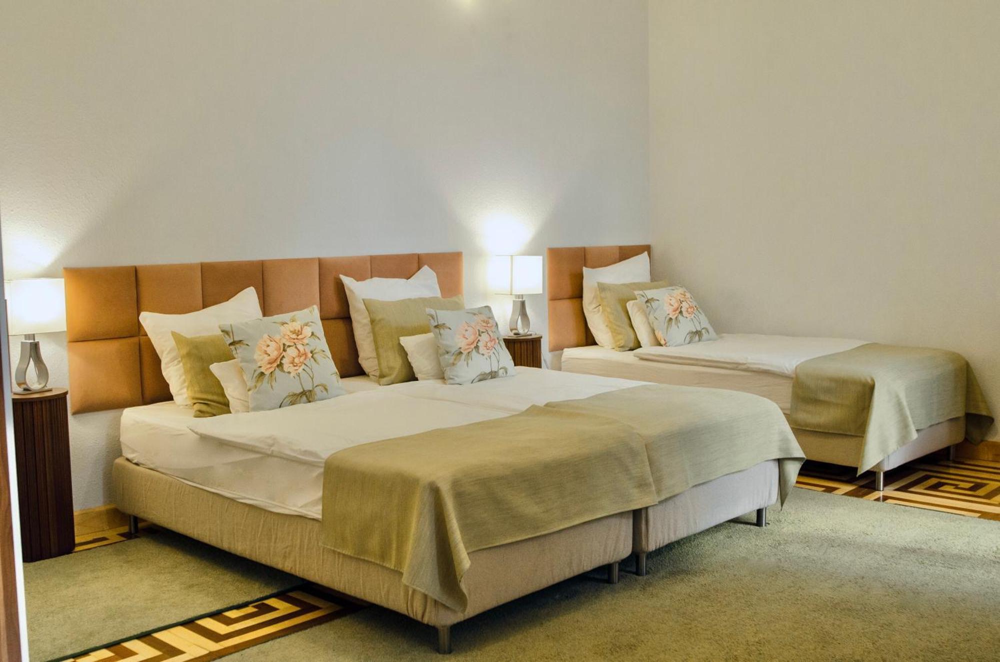 Harmonia Palace Budapest Room photo
